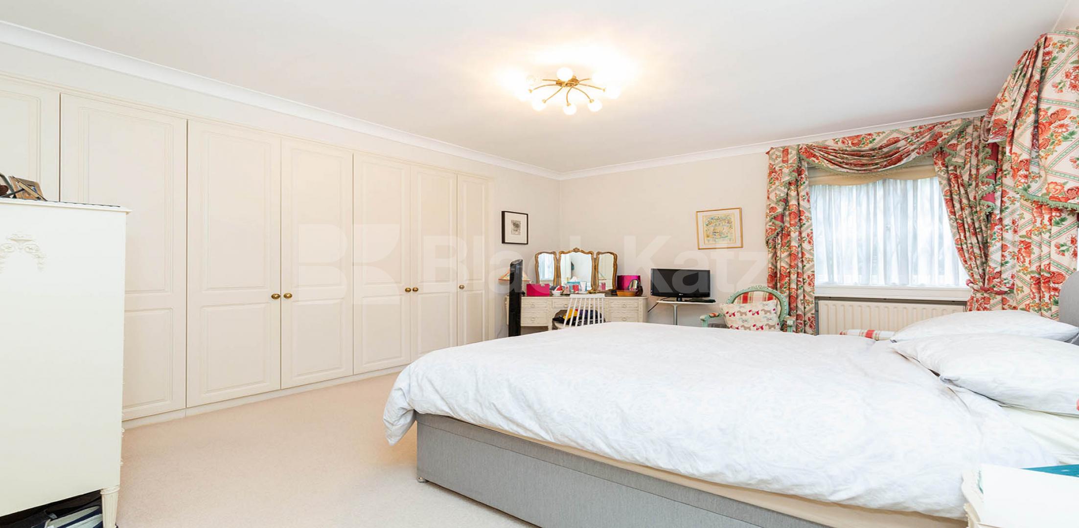 			NEW INSTRUCTION!, 3 Bedroom, 2 bath, 1 reception Apartment			 Hendon Lane, FINCHLEY